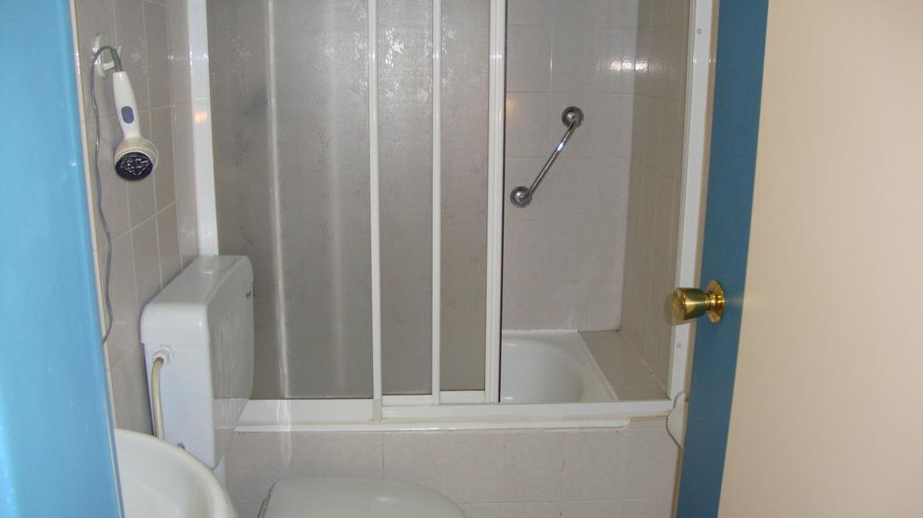King Room Roll Shower Mobility Accessible,1623651271:JPEG